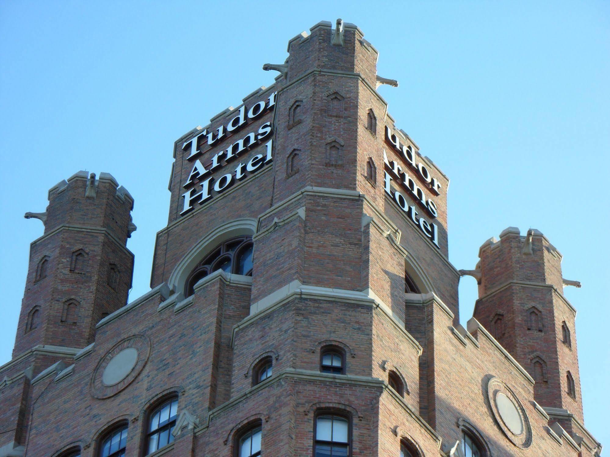 The Tudor Arms Hotel Cleveland - A Doubletree By Hilton Dış mekan fotoğraf
